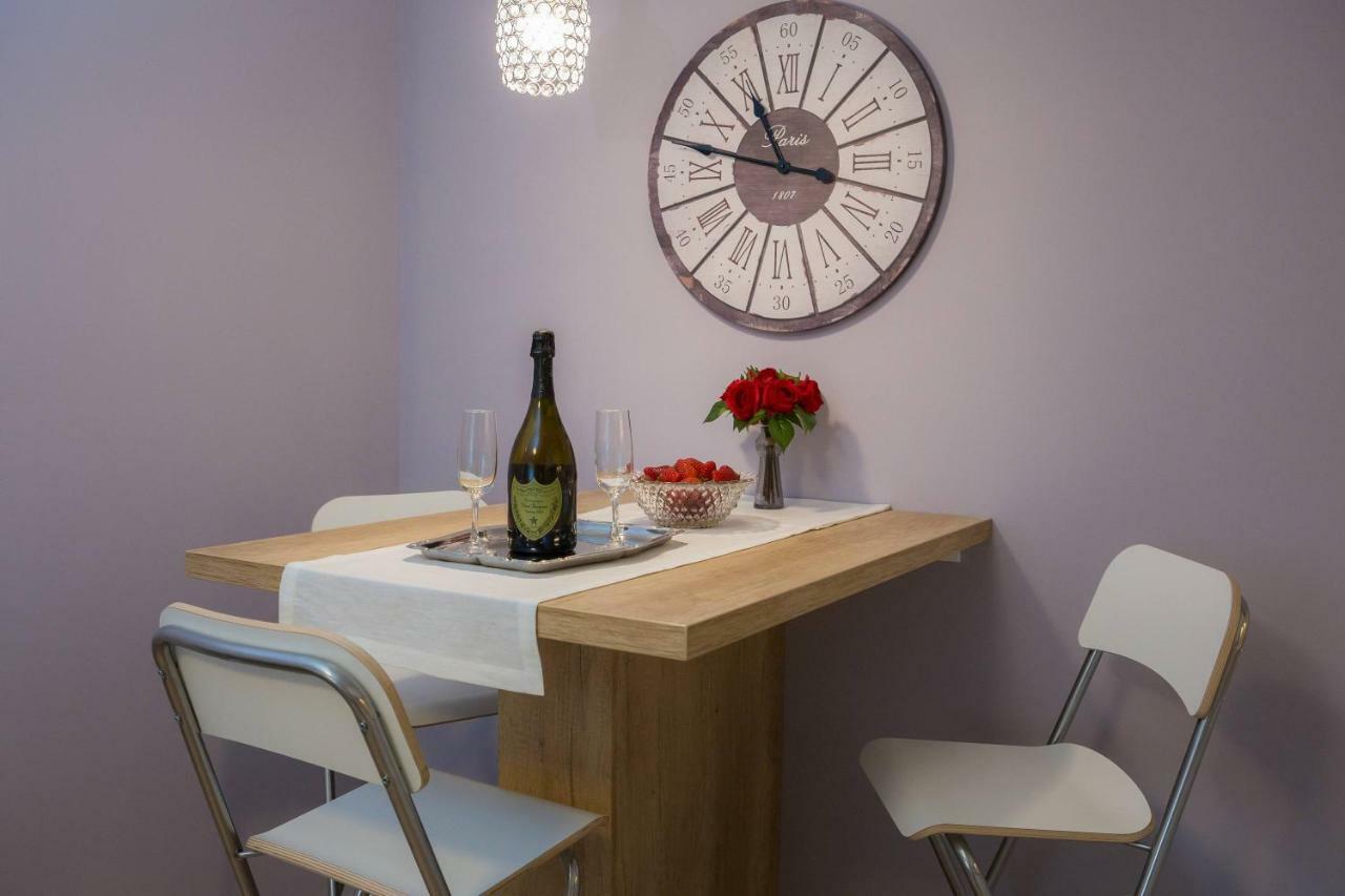 Zlatin Dvor - Apartments For 3, Terrace, Trogir Center, Beach At 5-Min, Bike Friendly Eksteriør billede